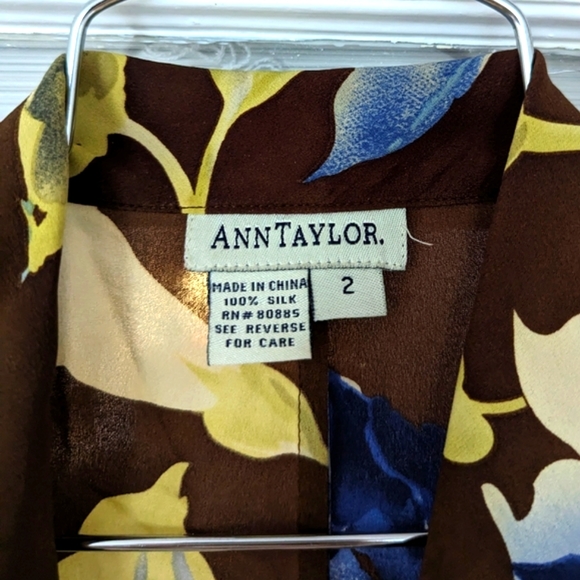 Silk Sleeveless Floral Print Button Down Ann Taylor Small Shirt - Picture 4 of 4